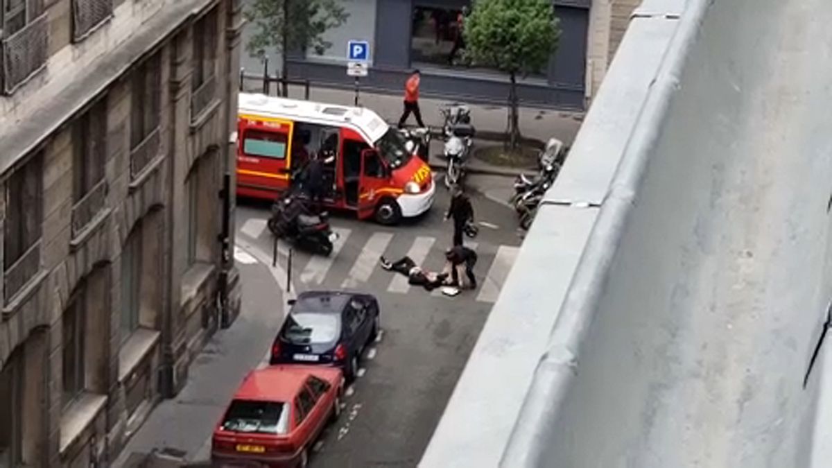 Késes terrortámadás Párizsban