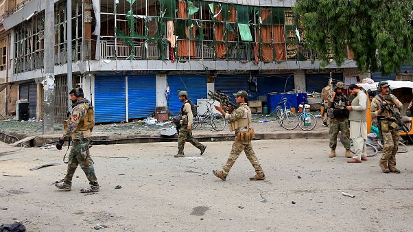 Afganistan'da silahlı saldırı: En az 15 kişi hayatını kaybetti Afganistan'da silahlı saldırı: En az 15 kişi hayatını kaybetti