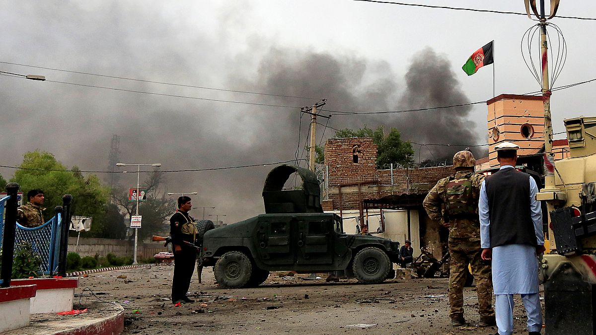 Afghanistan, almeno 15 morti nell'attacco a un edificio governativo 