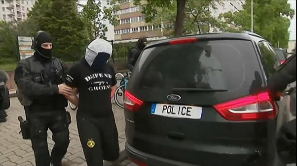 Gardes à vue et perquisitions après l'attaque à Paris Gardes à vue et perquisitions après l'attaque à Paris