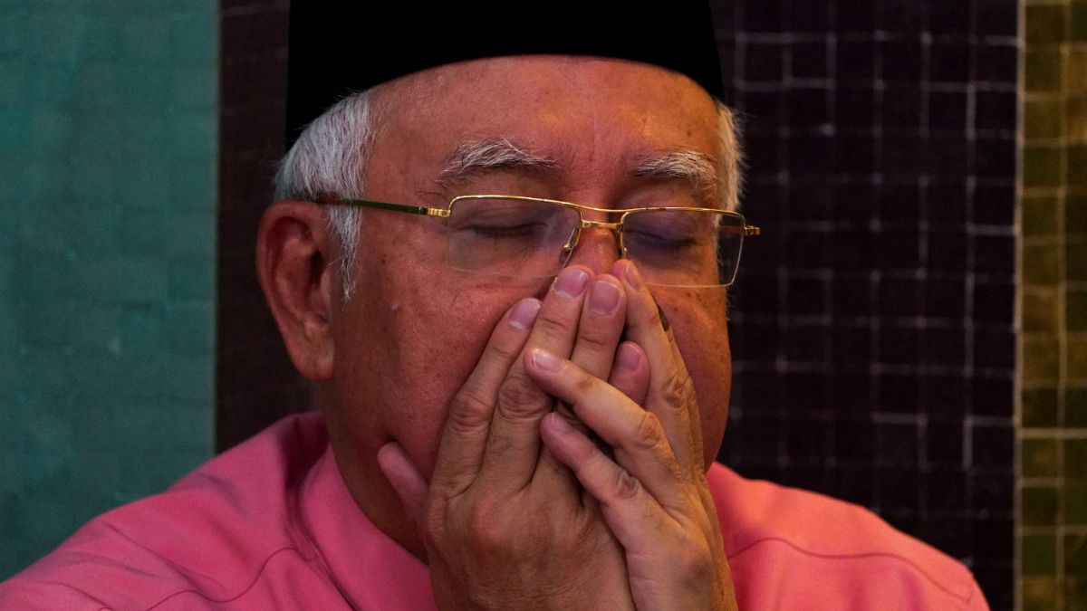 Malezya'da yolsuzluk soruşturması derinleşiyor