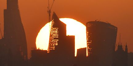 Avrupa Nisan'da sıcaktan kavruldu