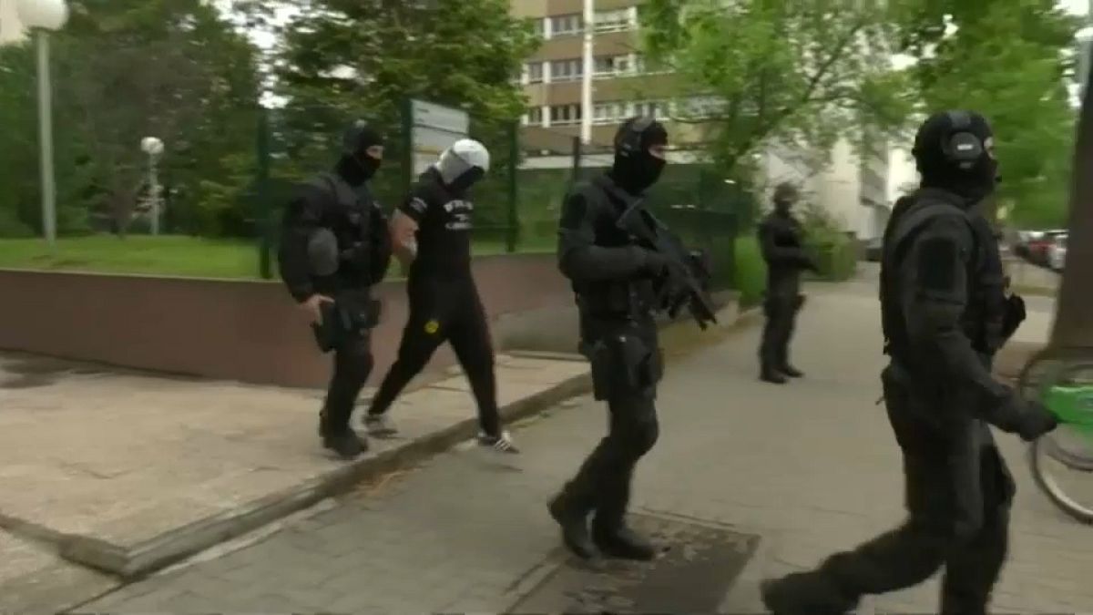 الشرطة الفرنسية تعتقل صديقا لمنفذ اعتداءات الطعن في باريس