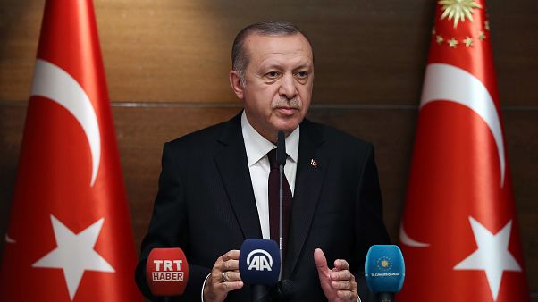 Erdoğan'dan ABD'ye: Hakan Atilla'yı suçlamak Türkiye'yi suçlu ilan etmektir Erdoğan'dan ABD'ye: Hakan Atilla'yı suçlamak Türkiye'yi suçlu ilan etmektir