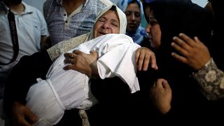 الرضيعة ليلى الغندور قتلت بالغاز المسيل للدموع الاسرائيلي