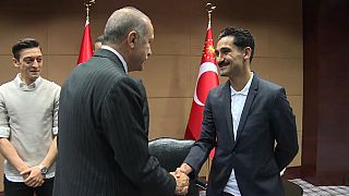 Erdoğan ile buluşan Türk futbolculara Almanya'dan tepki