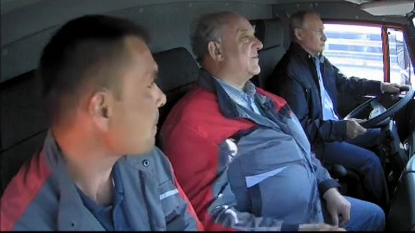 Putyin vezette a teherautót a krími híd avatásán Putyin vezette a teherautót a krími híd avatásán