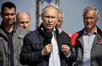 Russland eröffnet umstrittene Brücke zur Krim