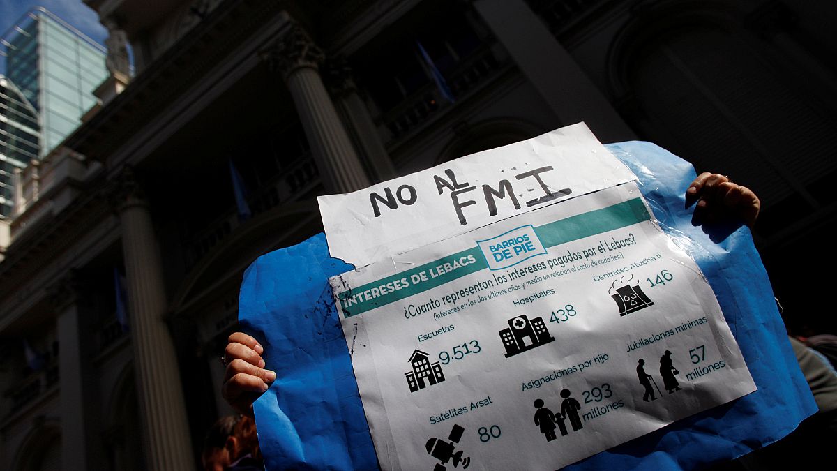 Respiro para Argentina tras renovar su deuda a corto plazo