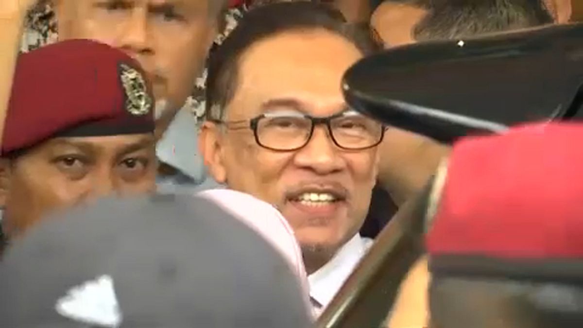 Kiszabadult a maláj ellenzéki vezető