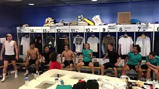 Palleggi di testa con i calciatori del Real Madrid: lo show del figlio di Marcelo