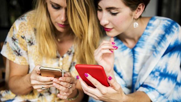 Voi cosa sentite, "Yanny" o "Laurel"? L'enigma audio che divide sui social network Voi cosa sentite, "Yanny" o "Laurel"? L'enigma audio che divide sui social network