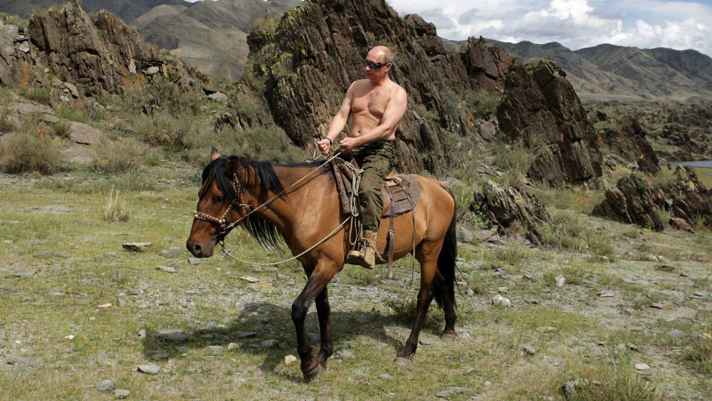 All-action Putin: il Presidente russo che guida e fa cose vigorose |  Euronews