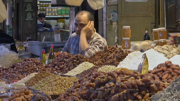 Muslime beginnen Fastenmonat Ramadan Muslime beginnen Fastenmonat Ramadan