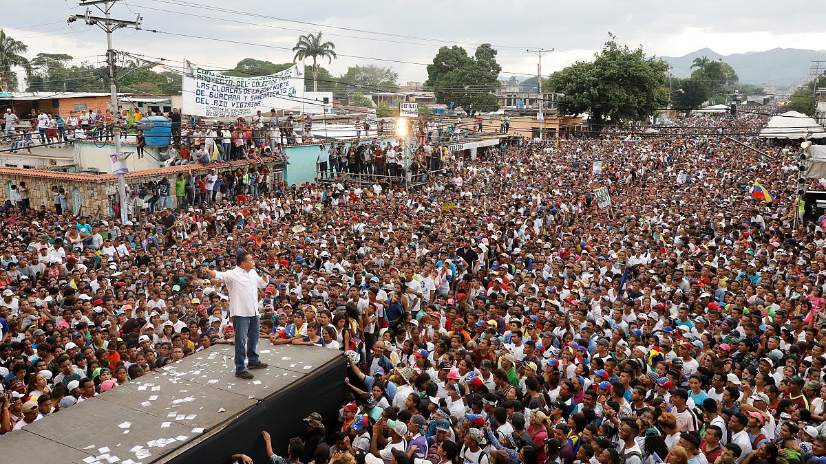 ¿Por qué solo cerca del 3% de los millones de venezolanos en el extranjero va a votar?