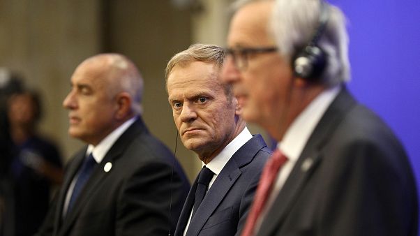 Τουσκ: «Έτοιμοι να αντιδράσουμε εάν θιγούν τα συμφέροντά μας» Τουσκ: «Έτοιμοι να αντιδράσουμε εάν θιγούν τα συμφέροντά μας»