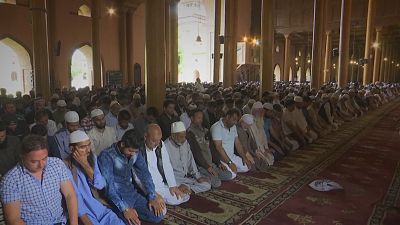 Muslims in Srinagar mark the first day of Ramadan