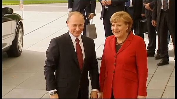 Merkel zu Treffen mit Putin abgereist - Iran und Ukraine im Fokus Merkel zu Treffen mit Putin abgereist - Iran und Ukraine im Fokus