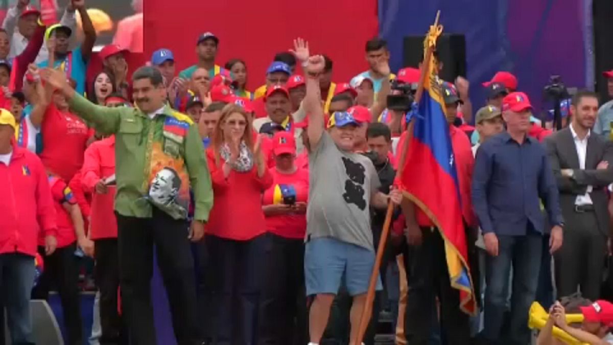Maradona no comício de Nicolas Maduro