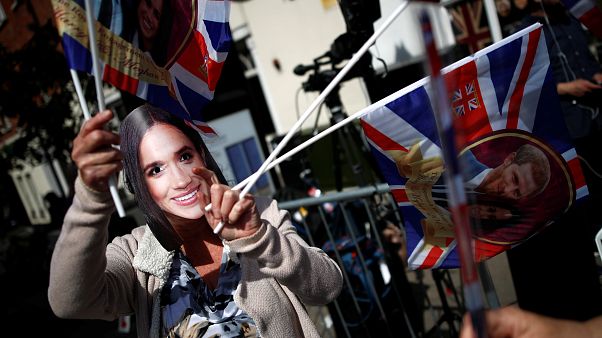 Károly herceg vezeti oltárhoz Meghan Marklet Károly herceg vezeti oltárhoz Meghan Marklet