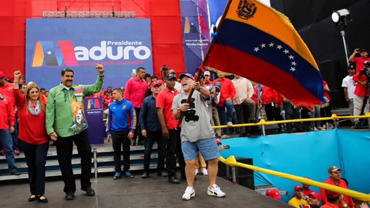 Βενεζουέλα: Μαδούρο - Μαραντόνα μαζί στη σκηνή