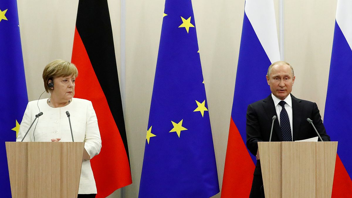 بوتين يدعو إلى إعادة إعمار سوريا ويتحدى الموقف الأوروبي