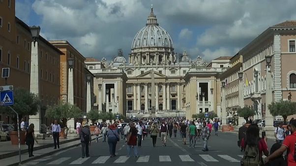 Cile: scandalo pedofilia, si dimettono 34 vescovi Cile: scandalo pedofilia, si dimettono 34 vescovi