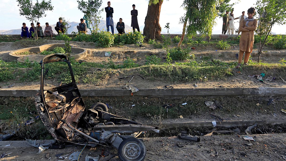عشرات القتلى والجرحى في انفجارات باستاد في أفغانستان 