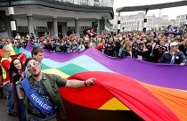 Comunidade LGBTI luta por direitos em parada de Bruxelas