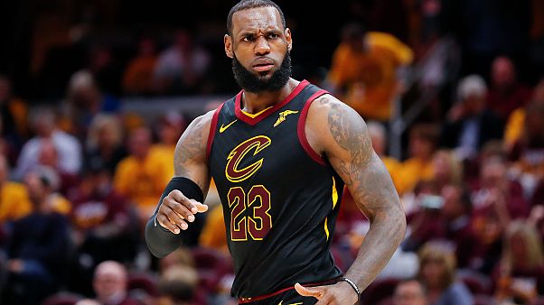 LeBron James relance les Cavaliers LeBron James relance les Cavaliers