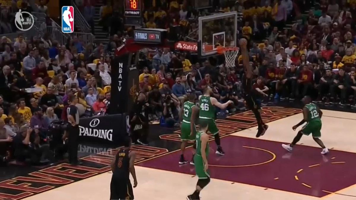 Los Cavaliers superan a los Celtics y recortan distancias en la NBA