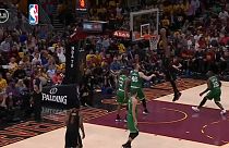Los Cavaliers superan a los Celtics y recortan distancias en la NBA