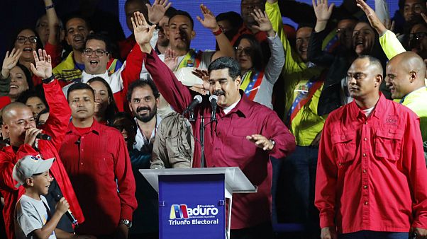 Maduro reclama triunfo e troca nome de rival por "Falsón" Maduro reclama triunfo e troca nome de rival por "Falsón"