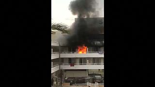 شاهد: حريق يعكر عطلة السياح في فندق بجزيرة مايوركا