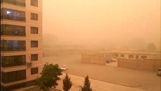 Cina: maxi tempesta di sabbia a nord-ovest, visibilità al minimo