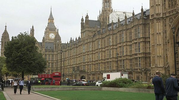 Oligarcas russos são ameaça à segurança britânica Oligarcas russos são ameaça à segurança britânica
