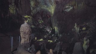 Las impresionantes estalactitas de la cueva de Prometeo
