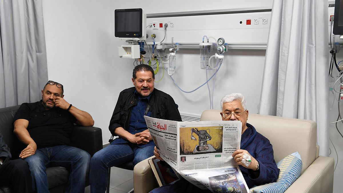 Аббас пока останется в больнице