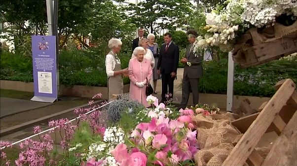 Regno Unito: la Regina Elisabetta visita il Chelsea Flower Show Regno Unito: la Regina Elisabetta visita il Chelsea Flower Show
