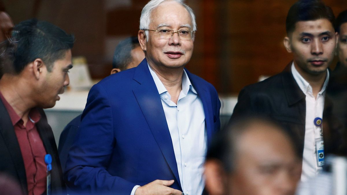 Malezya eski Başbakanı Necip Razak yolsuzluk komisyonunda ifade verdi