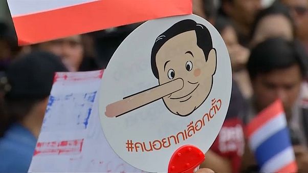 Ativistas pela democracia não confiam em Prayut Chan-o-cha Ativistas pela democracia não confiam em Prayut Chan-o-cha