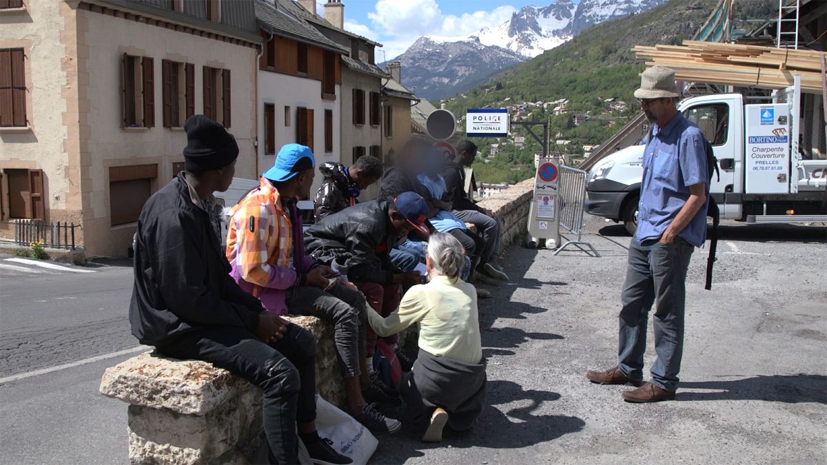 Menekültválság: az önkéntesek beállnak a francia hatóságok helyére