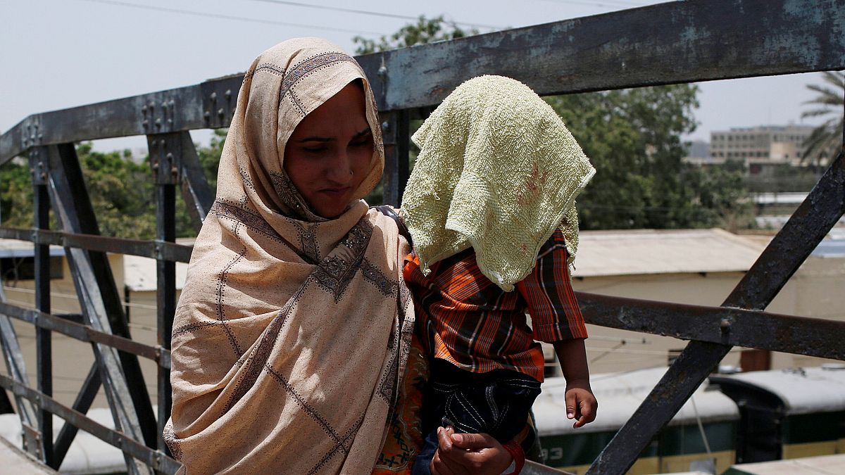 Aşırı sıcaklar Pakistan'da can aldı