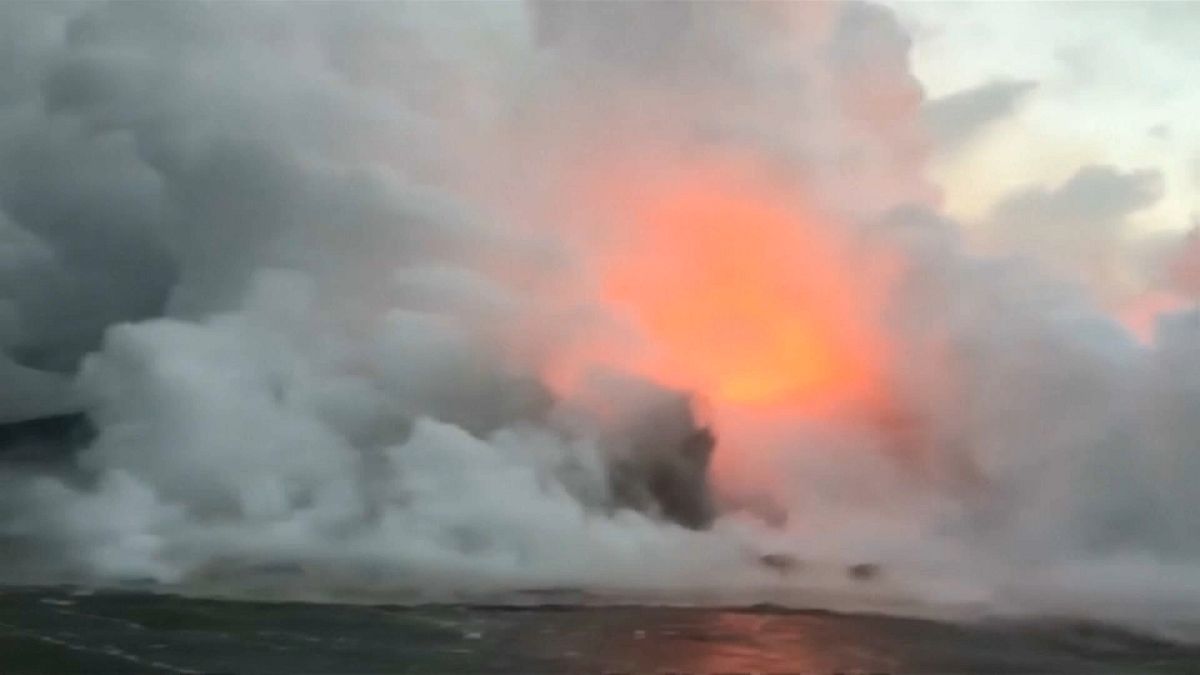 Hawaii, il vulcano continua ad eruttare