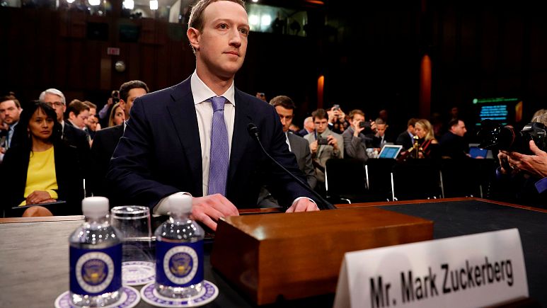 Facebook в парламентах: оправдания или PR?