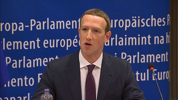 زوكيربرغ يعتذر لأعضاء البرلمان الأوروبي عن تسريب بيانات مستخدمي فيسبوك زوكيربرغ يعتذر لأعضاء البرلمان الأوروبي عن تسريب بيانات مستخدمي فيسبوك