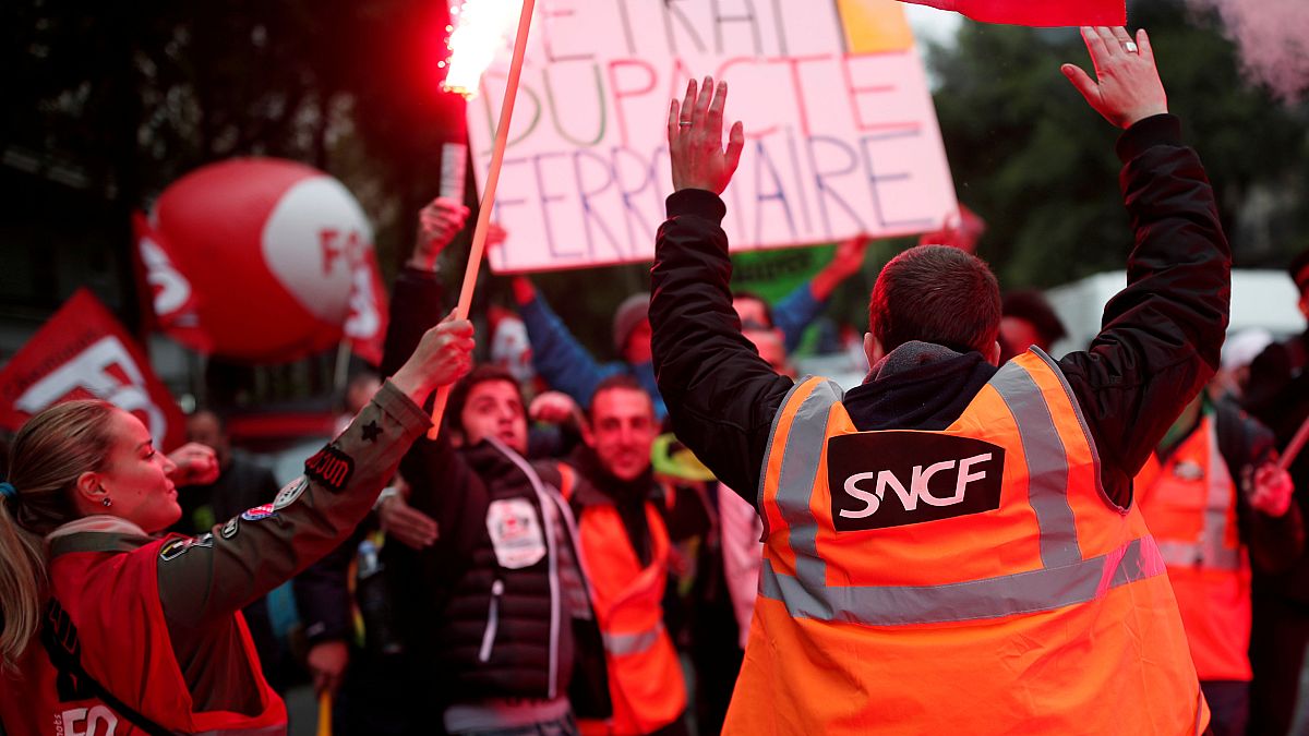 As greves continuam e "o governo francês não quer dialogar"