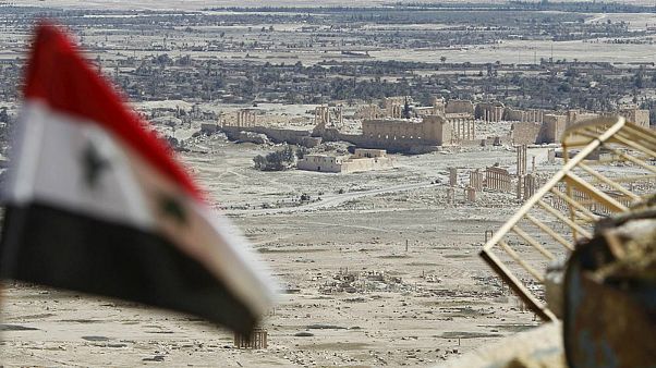 دیدهبان حقوق بشر سوریه: در حمله داعش به یک پایگاه نظامی چند ایرانی کشته شدند دیدهبان حقوق بشر سوریه: در حمله داعش به یک پایگاه نظامی چند ایرانی کشته شدند