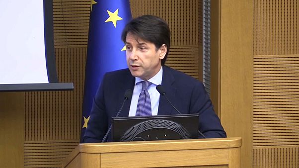 Αμφιβολίες για το βιογραφικό του υποψήφιου πρωθυπουργού της Ιταλίας Αμφιβολίες για το βιογραφικό του υποψήφιου πρωθυπουργού της Ιταλίας