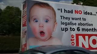 Downosokkal kampányolnak az abortusz ellenzői Írországban 